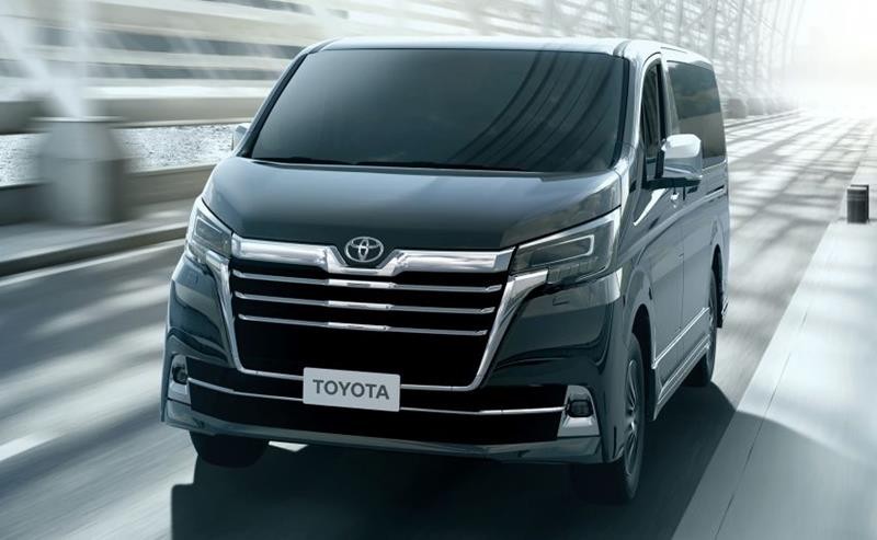 Khám phá Toyota Granvia 8 chỗ vừa ra mắt thị trường