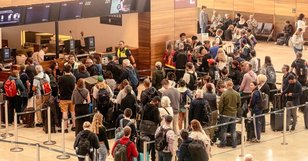 Bắt giữ nghi phạm tấn công mạng làm nhiều sân bay ở châu Âu tê liệt