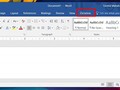 Thẻ Dictation trên thanh Ribbon của Word