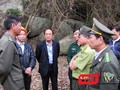 Một gia đình một kiểm lâm viên công tác tại Hạt Kiểm lâm liên quận Sơn Trà-Ngũ Hành Sơn (Đà Nẵng) bị 2 đối tượng uy hiếp, đe dọa tại nhà.