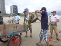 Chiều 11/12, ông Huỳnh Đức Thơ-Chủ tịch UBND TP Đà Nẵng có văn bản gửi các cơ quan đơn vị và người dân cùng chung tay dọn dẹp rác, khắc phục hậu quả ngập úng do mưa lớn diễn ra mấy ngày qua.
