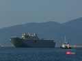 Tàu HMAS Canberra trên vịnh Cam Ranh