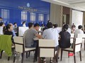 Ngày 6/8, khách hàng tập trung tại Văn phòng bán hàng The Sunrise Bay  yêu cầu chủ đầu tư và đơn vị phân phối trả lời cụ thể về thời hạn bàn giao nhà.