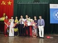Đại diện Bộ Y tế trao danh hiệu Bệnh viện Thực hành Nuôi con bằng sữa mẹ xuất sắc cho Bệnh viện Đa khoa tỉnh Quảng Nam.