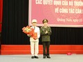 Trung tướng Nguyễn Văn Sơn - Thứ trưởng Bộ Công an trao quyết định bổ nhiệm Giám đốc Công an tỉnh Quảng Nam cho Đại tá Nguyễn Đức Dũng.