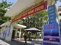 Điểm thi trường THPT Trần Phú đặt paner tuyên truyền 5 bước phòng dịch COVID-19 đối với thi sinh.