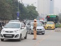 Việc các phương tiện giao thông lấn làn, tạt đầu xe buýt BRT diễn ra vẫn phổ biến.