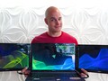 Chế siêu laptop Razer 3 màn hình chỉ với 300USD