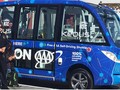 Xe bus tự lái gặp va chạm chỉ sau 1 giờ chạy thử nghiệm.