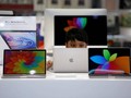 Cuộc điều tra độc quyền mới nhất của Nhật Bản nhằm vào nhà sản xuất iPhone. Ảnh: Reuters