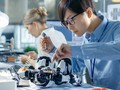 Để giải quyết tình trạng thiếu nhân tài, một số quốc gia đã mở rộng các chương trình visa làm việc để thu hút nhân tài trong lĩnh vực công nghệ AI. Ảnh: SCMP