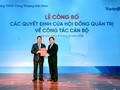 Chủ tịch HĐQT VietinBank Lê Đức Thọ trao Quyết định bổ nhiệm chức vụ Tổng Giám đốc VietinBank cho ông Trần Minh Bình (Nguồn: VietinBank)