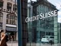 Credit Suisse tuyên bố trong mùa Hè năm nay rằng họ sẽ rút ngân hàng đầu tư và cắt giảm chi phí 1,5 tỉ franc (Ảnh: CNN)
