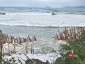 Ảnh: Biển Cửa Đại tiếp tục bị sóng xâm thực sâu