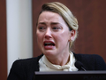Amber Heard khóc trong phiên tòa ly hôn Johnny Depp