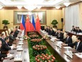 Hai ông Duterte và Tập Cận Bình hội đàm tối 29/8 tại Nhà khách quốc gia Điếu Ngư Đài. (Ảnh: Tân Hoa xã)