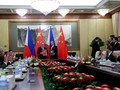 Tuy trong chuyến thăm Bắc Kinh của ông Duterte, hai nước đã ký thỏa thuận thành lập Ủy ban liên chính phủ và nhóm công tác về hợp tác khai thác chung dầu khí ở Biển Đông nhưng việc thực hiện có vẻ xa vời. (Ảnh: Reuters)