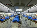 Đức hỗ trợ Italy cứu chữa bệnh nhân nặng. Trong ảnh: Đức cải tạo máy bay khách A-321 thành bệnh viện bay chở người bệnh từ Italy sang để cứu chữa (Ảnh: AP).