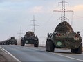 Đoàn xe của quân đội Nga tiến vào Nagorno-Karabakh hôm 10/11 (Ảnh: AP).