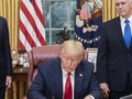 Ngày 12/11, Tổng thống Mỹ Donald Trump đã ký Mệnh lệnh hành pháp cấm các công ty, thực thể và cá nhân Mỹ đầu tư vào 31 công ty được cho là có liên quan đến PLA (Ảnh: Getty).