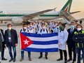 Các nhân viên y tế Cuba tới giúp Italy chống dịch hồi tháng 3/2020 được đánh giá cao (Ảnh: kknews).