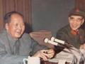 Các ông Mao Trạch Đông và Lâm Bưu khi còn thân thiết trong Cách mạng Văn hóa (Ảnh: VCG).