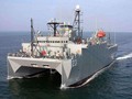 Tàu trinh sát Mỹ USNS Impeccable đang hoạt động ở vùng biển Hoàng Sa (Ảnh: Đông Phương).