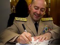 Đô đốc Mỹ về hưu James Stavridis, cựu Tư lệnh Liên minh NATO: quân đội Mỹ đang chuẩn bị tiến hành “chiến tranh du kích” với Trung Quốc trên Biển Đông (Ảnh: Sina).