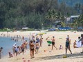 Hơn 7.000 du khách Nga hiện đang bị mắc kẹt ở Thái Lan không còn máy bay bay về nước và cũng không tiêu được tiền (Ảnh: AFP).