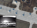 Sân bay Engels của Nga (ảnh lớn) bị cháy lớn (ảnh nhỏ) do bị UAV Ukraine tấn công rạng sáng 5/12 (Ảnh: Thedrive).