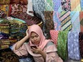 Nhiều người livestream bán hàng Indonesia điêu đứng vì TikTok Shop đóng cửa (Ảnh: Sohu).