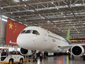 Bộ Thương mại Mỹ sử dụng đòn cấm vận xuất khẩu động cơ và linh kiện cho máy bay C919 để ép Trung Quốc bãi bỏ hạn chế xuất khẩu đất hiếm. Ảnh: Sohu.