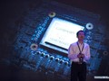 CEO Trần Thiên Thạch giới thiệu chip AI của Cambricon. Ảnh: Xinhua.