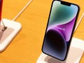 Theo IDC, Apple xuất xưởng 72,3 triệu chiếc iPhone trong quý IV, giảm 14,9% so với cùng kỳ năm 2021. Ảnh minh họa CNBC.