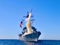 Tàu khu trục USS Chafee (DDG 90) phóng tên lửa Tomahawk Block V mới trong cuộc diễn tập tên lửa 1/12/ 2020. Ảnh Ens. Sean Ianno/Hải quân Mỹ.