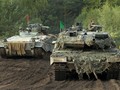 Xe tăng Leopard-2 và xe thiết giáp Marder. Ảnh minh họa Military Ukraine.