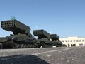 Lính dù Nga được trang bị pháo phản lực nhiệt áp TOS-1A "Solntsepek". Ảnh video RG