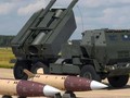 Tên lửa chiến thuật ATACMS của hệ thống pháo phản lực tên lửa HIMARS, M270. Ảnh Tiếng nói mới Ukraine (The New Voice of Ukraine).