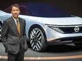 Giám đốc điều hành Nissan Makoto Uchida với mẫu xe điện ý tưởng Chill-Out. Ảnh Nissan