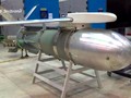 Bom FAB-1500-M54 nặng 1,5 tấn với mô-đun điều khiển UMPK. Ảnh TopWar