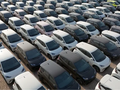 Những chiếc xe điện BYD chuẩn bị xuất khẩu tại một bến tàu ở Yên Đài, tỉnh Sơn Đông, Trung Quốc (Ảnh: CNBC)