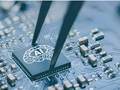 Mặc dù không có lệnh cấm chính thức nào đối với bộ xử lý đồ họa H20 do Nvidia sản xuất riêng cho Trung Quốc, nhưng các nguồn tin cho biết người dùng chip AI tại Trung Quốc đang được khuyến khích sử dụng chip sản xuất trong nước (Ảnh: SCMP)