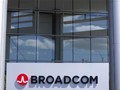 Logo của công ty Broadcom Limited ở văn phòng tại Irvine, California, Mỹ. Ảnh: Reuters.