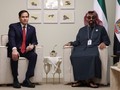 Ngoại trưởng Mỹ Marco Rubio chụp ảnh cùng Cố vấn An ninh Quốc gia UAE Sheikh Tahnoon bin Zayed Al Nahyan ở Abu Dhabi, UAE. Ảnh: Reuters.