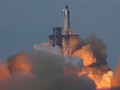 Phi thuyền Starship gắn với tên lửa đẩy Super Heavy được phóng lên từ bãi phóng của SpaceX ở bang Texas (Mỹ) ngày 26/8.