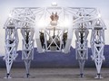 Chỉ cần một người để vận hành robot khổng lồ Prosthesis. Nguồn: Prosthesis Mech Racing
