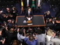 Ông Zuckerberg xuất hiện trong buổi điều trần về "Sự riêng tư trên Facebook, Truyền thông xã hội và Việc sử dụng và dụng dữ liệu" ngày 11/4. Nguồn: IE
