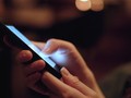 Ánh sáng xanh ảnh hưởng tới giấc ngủ của bạn. Ảnh: HuffPost