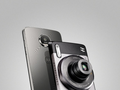 Moto Z có thể biến hóa thành camera chuyên nghiệp zoom 10x chỉ trong vài giây sau khi gắn thêm Moto Mod Hasselblad True Zoom.