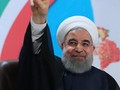 Tổng thống Iran Hassan Rouhani vẫy chào cử tri